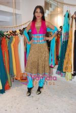 Candice Pinto at the Jona store launch in Juhu on 9th Nov 2010 (28).JPG